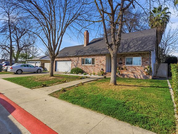3rd image of 2808 W Tulare Avenue