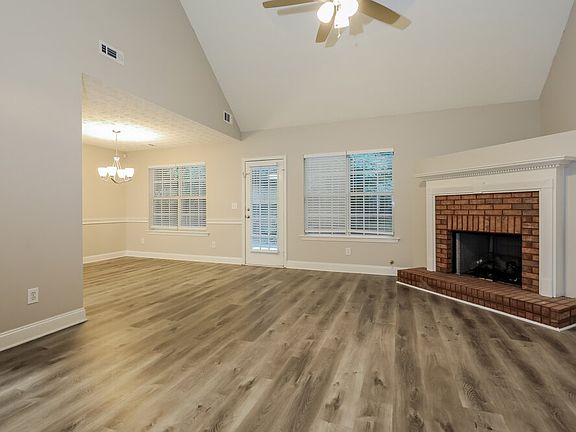 4th image of 208 Pebble Creek Dr