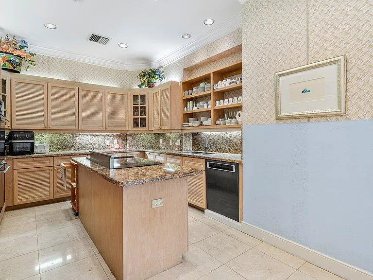 2540 Fairway Island Dr — Photo 14