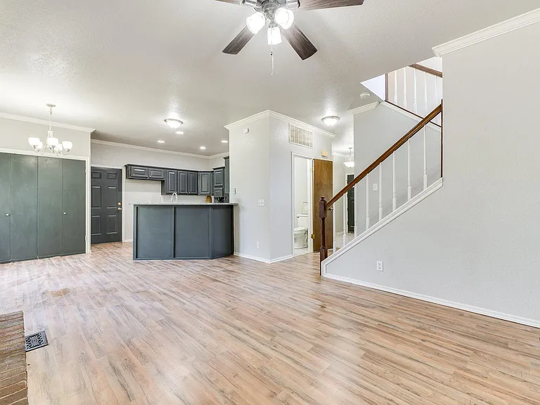 1829 Courtney Ln — Photo 23