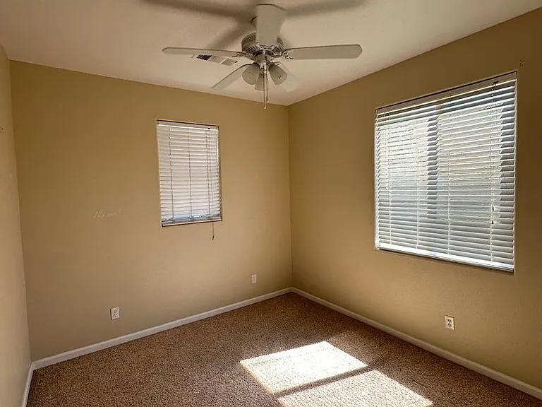 746 Jersey Ct — Photo 18