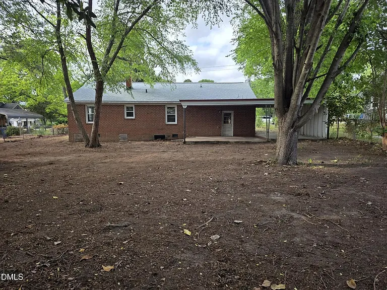 1305 Erwin Rd — Photo 3