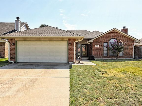 2nd image of 13012 Cloverleaf Ln