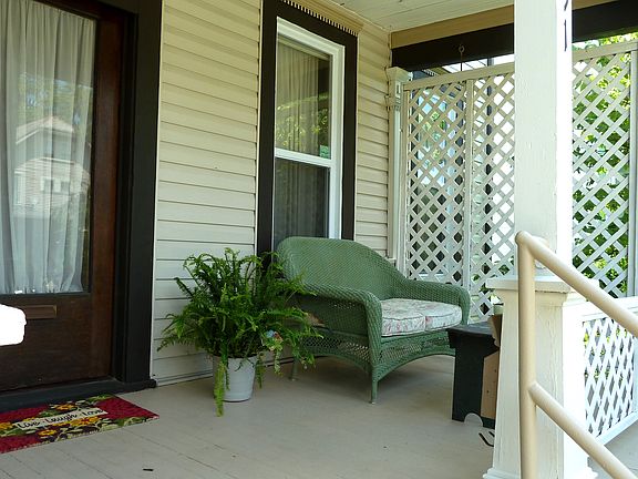 2nd image of 391 Wyandotte Ave