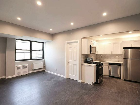 2nd image of 830 Magenta St APT 2E