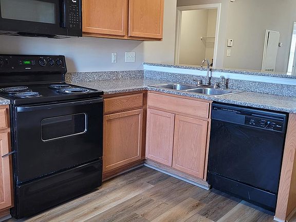 4th image of 3633 Dornoch Dr APT E