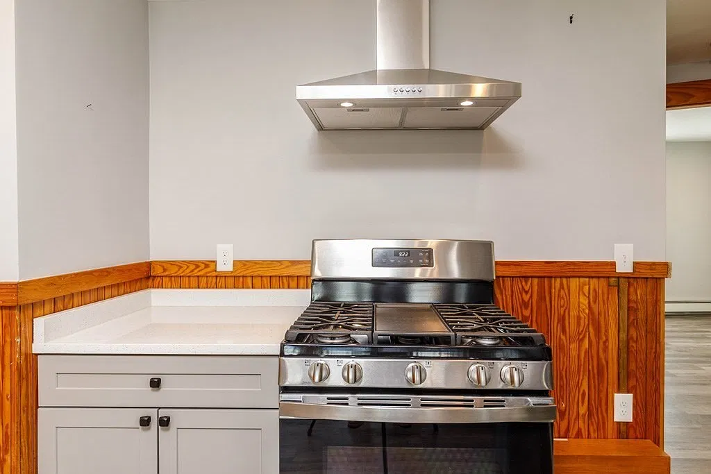 2 bed, 1000 sqft, $1,800 — Photo 3