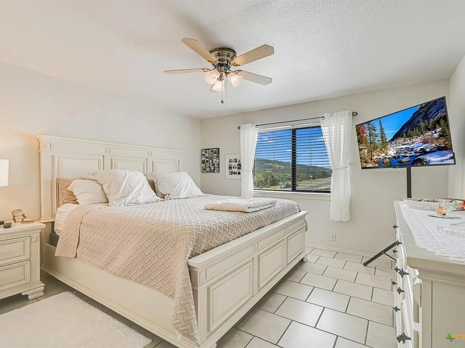 2 bed, 2.0 bath, 900 sqft, $1,275 — Photo 4
