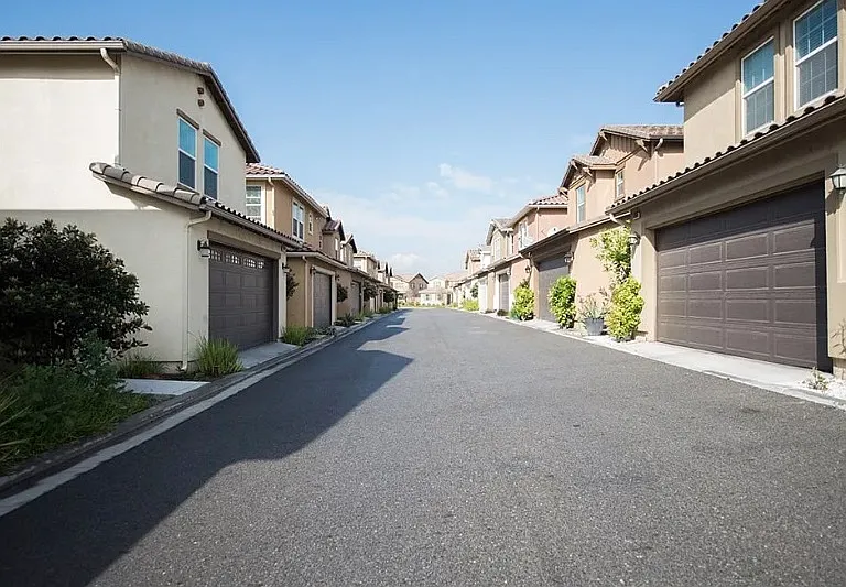 Monet Dr — Photo 2