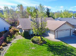 2038 Wicklow St, Redding, CA 96001