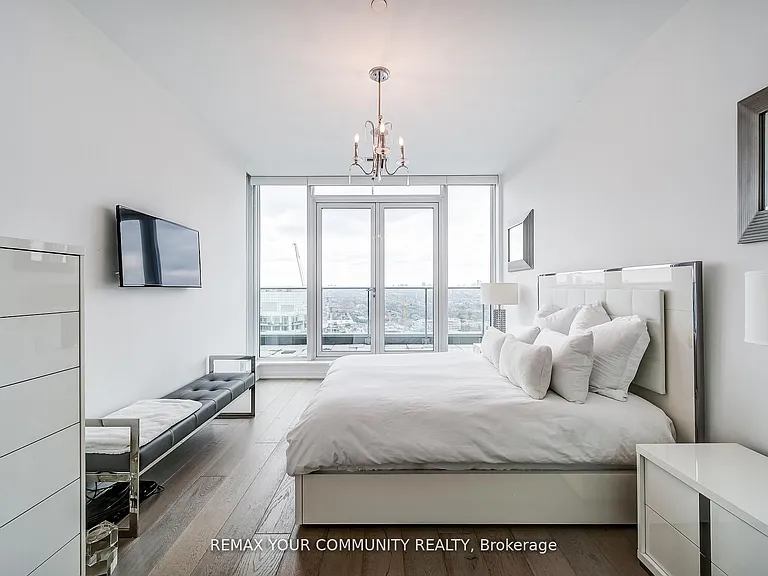 150 E Liberty St #Penthouse 2 — Photo 27