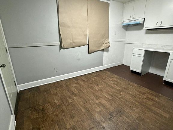 3rd image of 518 24th St #1