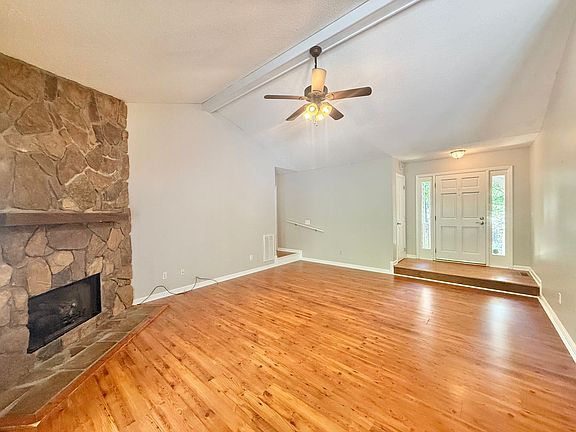 3rd image of 1001 Creek Front Ct