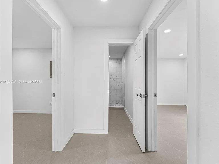 1368 W 29th St #2 — Photo 11