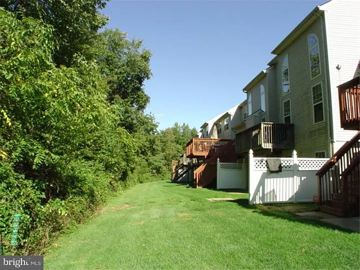 168 Pennsbury Ln — Photo 2