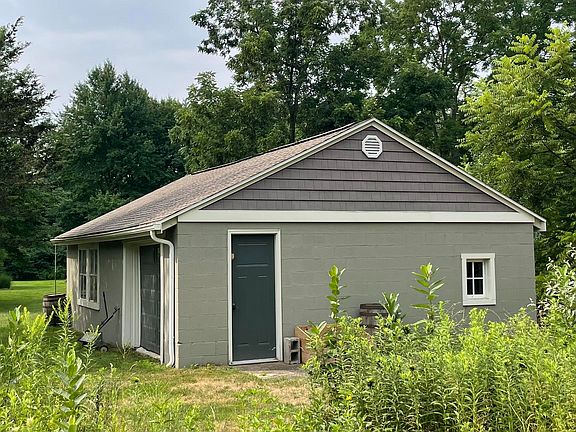 4th image of 23700 72nd St