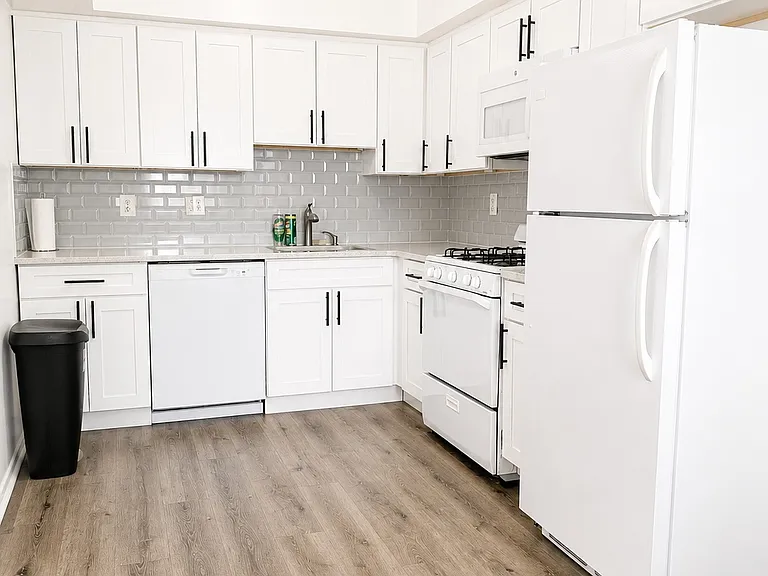598 Belmont Ave #K202 — Photo 4