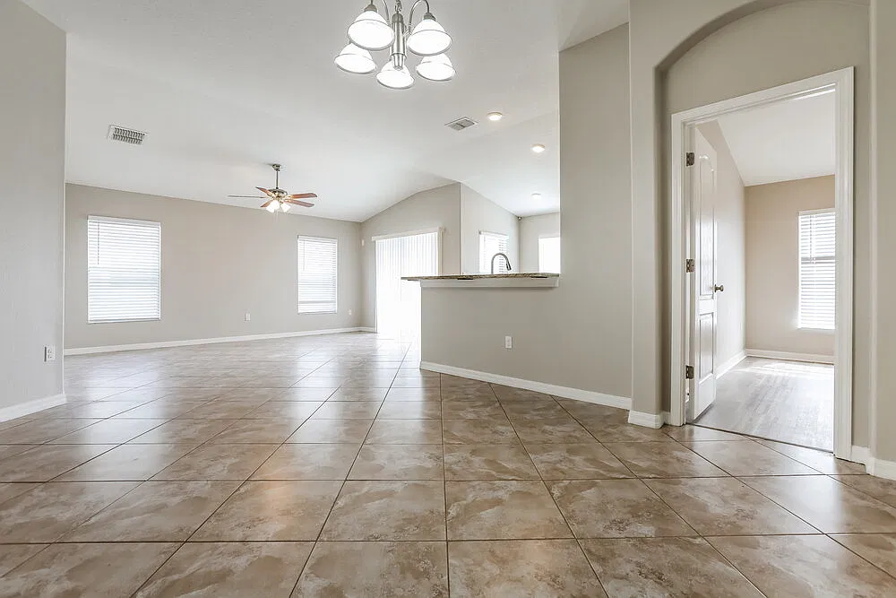 4 bed, 2.0 bath, 1749 sqft, $3,750 — Photo 4