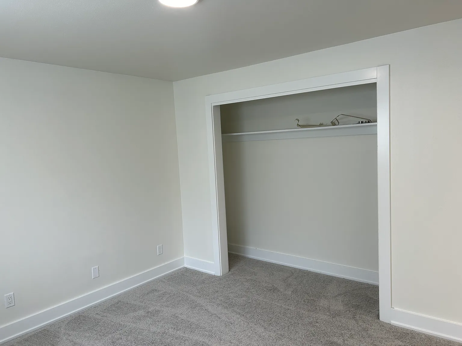 2 bed, 900 sqft, $2,880 — Photo 2