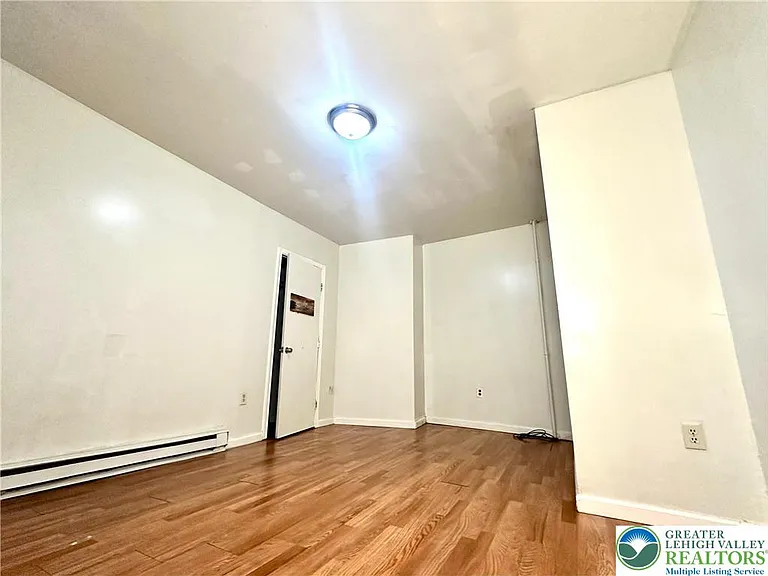171-173 W Ridge St #3 — Photo 4