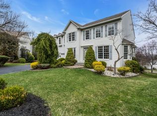 17 Bedford Dr, Bernards Twp., NJ 07920