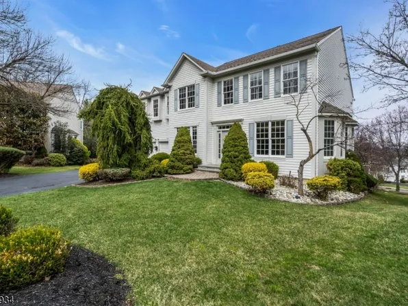 17 Bedford Dr, Bernards Twp., NJ 07920