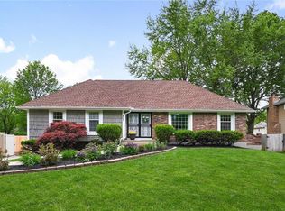 807 NW 17th St, Blue Springs, MO 64015