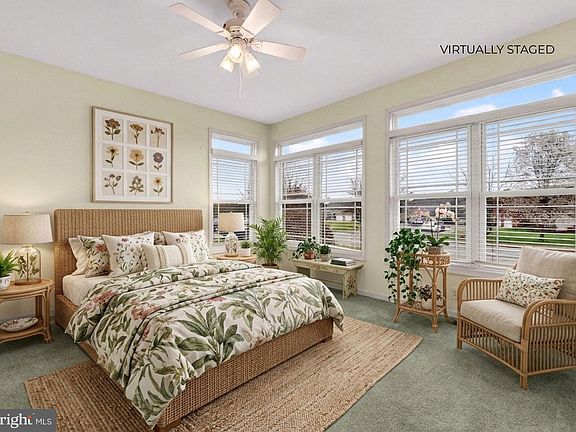 4th image of 136 Brookline Dr