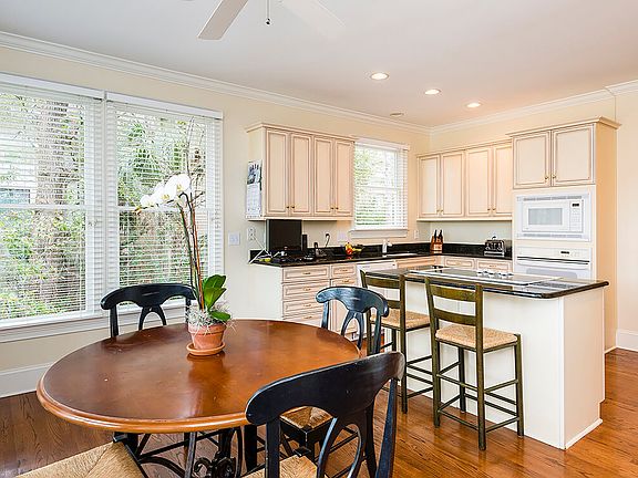 5th image of 34 Salt Cedar Ln