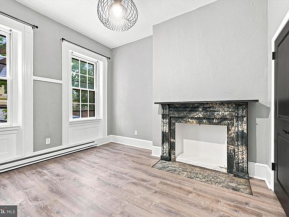 2nd image of 520 Spruce St #1
