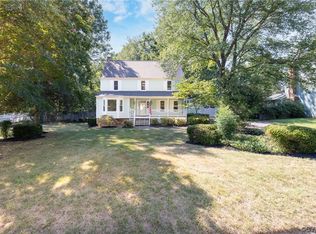 2732 Woodmont Dr, Midlothian, VA 23113