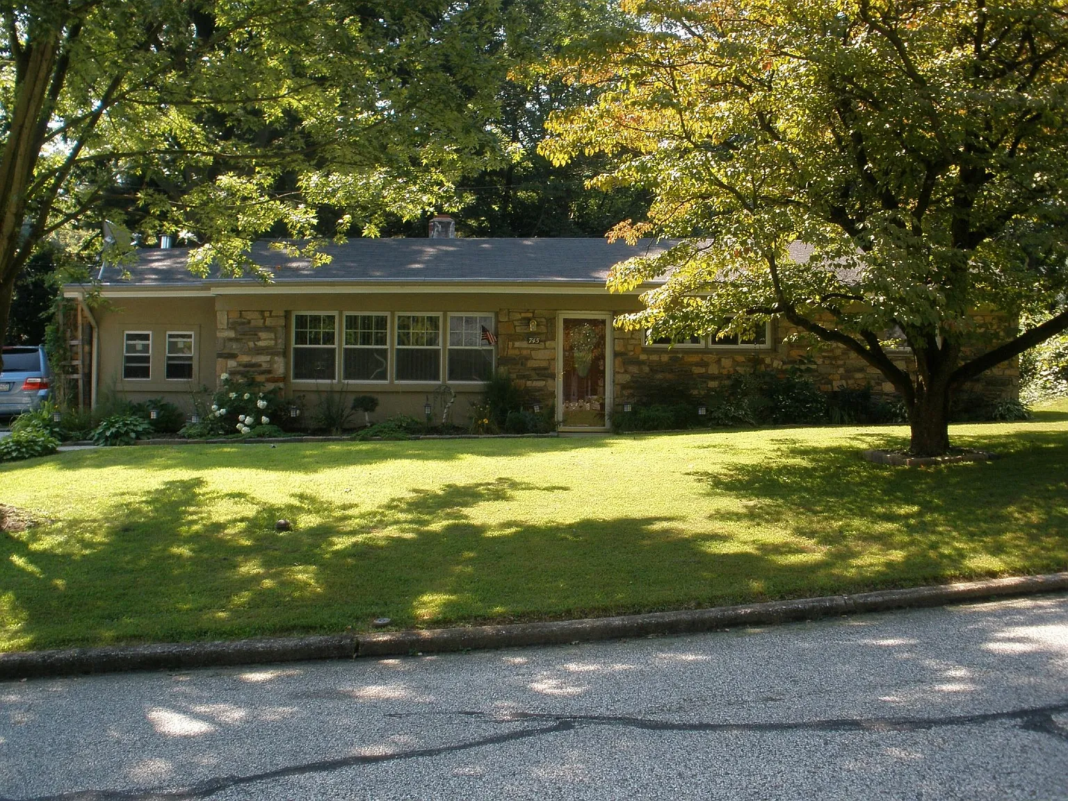 745 School Line Dr photo 1