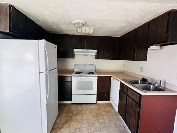 Available Now, 185 Monroe Ave E, Green River, WY 82935
