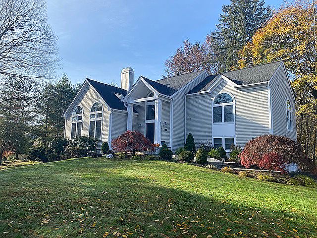 1st image of 1 Summerland Ln