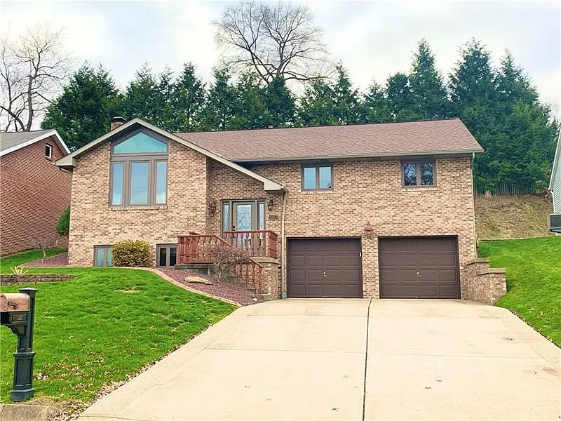 1127 Acorn Dr photo 1