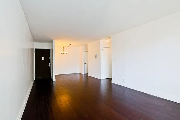 Rented by R New York | media 9