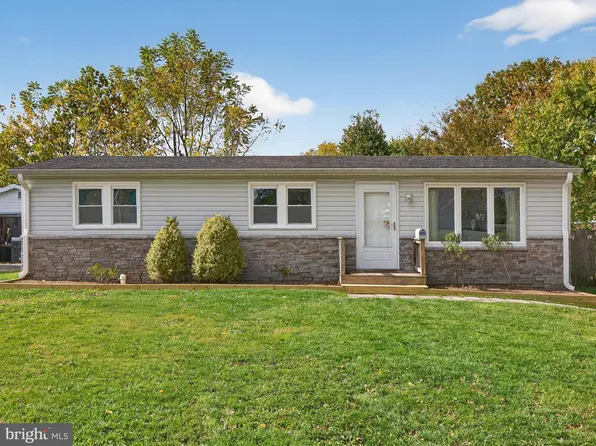 1059 Henn Ave, Ephrata, PA 17522