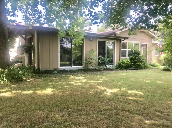 31 Luxor Ln, Fayetteville, TN 37334