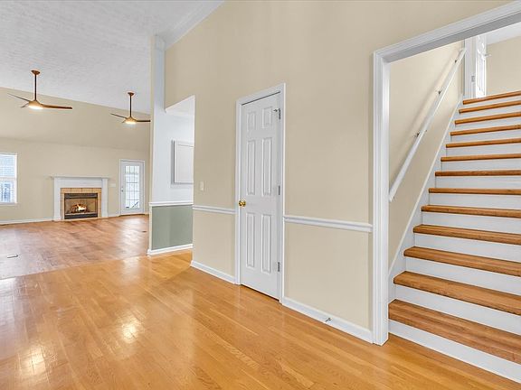 3rd image of 2519 Mission Ridge Dr