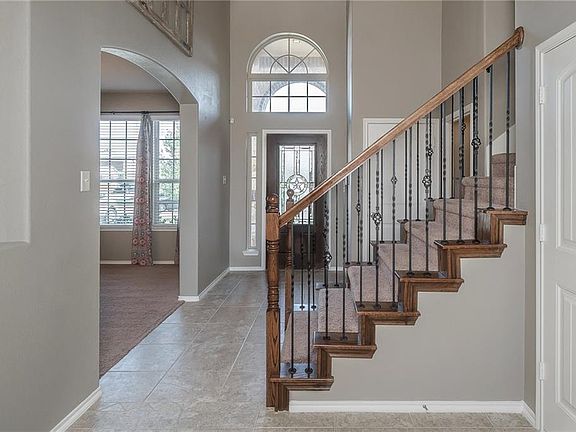 4th image of 1203 Dickenson Dr
