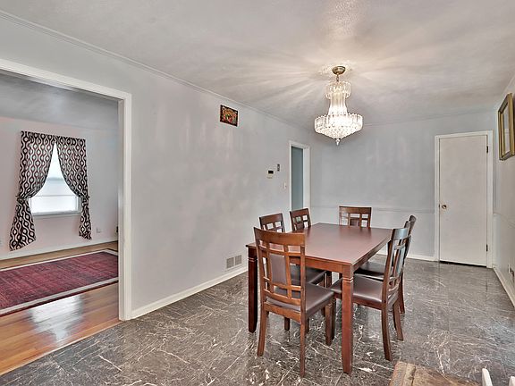 5th image of 3482 Sweetwater Dr