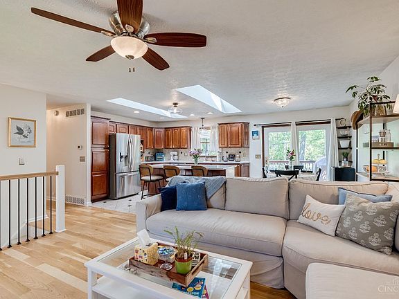 4th image of 7834 Stonehill Dr