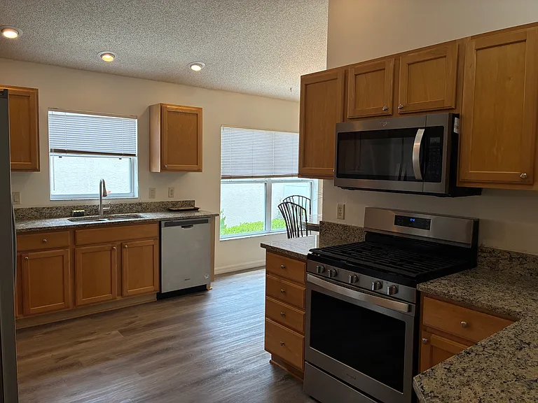 7819 SE 171st Harleston St — Photo 3