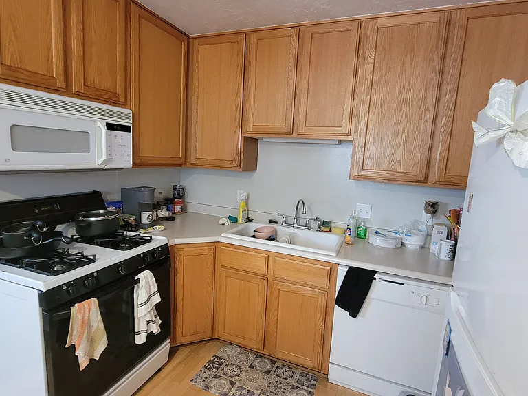 263 N 300 W #23 — Photo 4