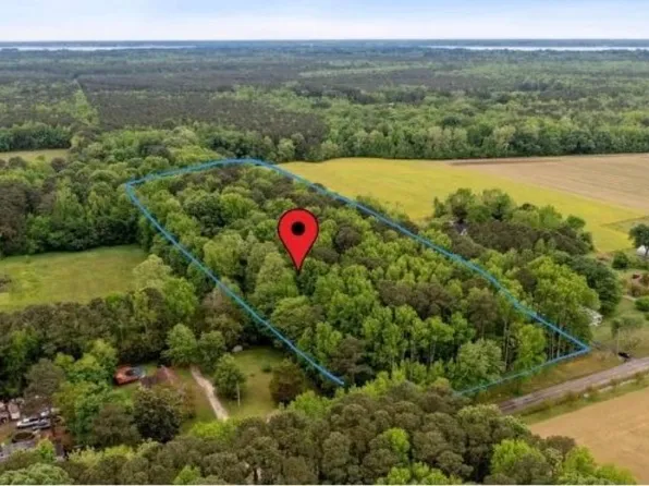 Glass Rd, Hayes, VA 23072