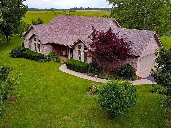 3rd image of 3278 E Sycamore Lake Dr