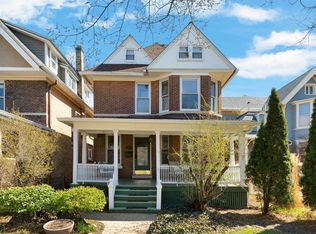 1045 Hinman Ave, Evanston, IL 60202