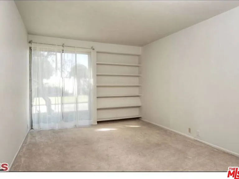 318 N Maple Dr #C106 — Photo 20