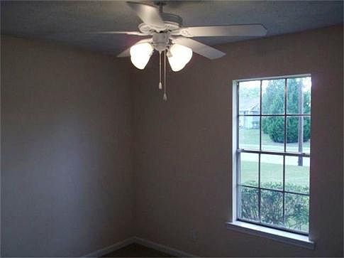 4th image of 2817 W Lynchburg Ct