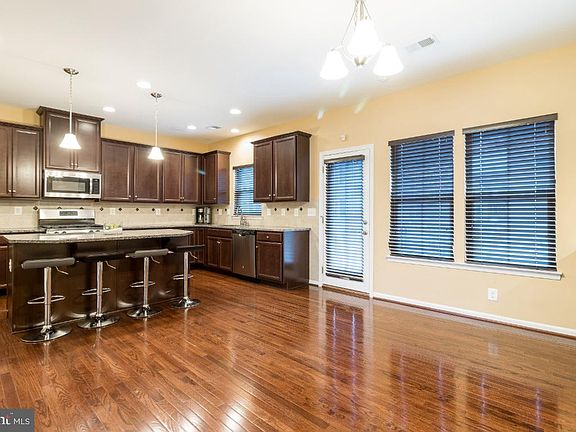 3rd image of 744 Apple Orchard Dr